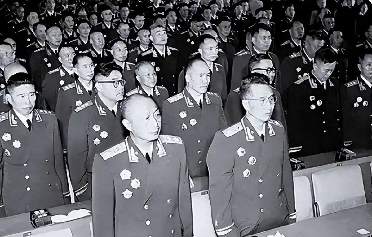 他带着重礼加入红军，十六年征战却仅提半级，授衔时罗荣桓为何为他感到为难1955