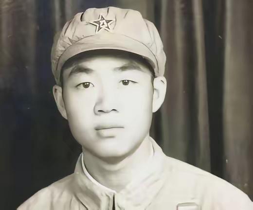 1951年，志愿军张典文擅自朝美军帐篷开了一炮，连长大怒，正要处罚他时，团长紧急