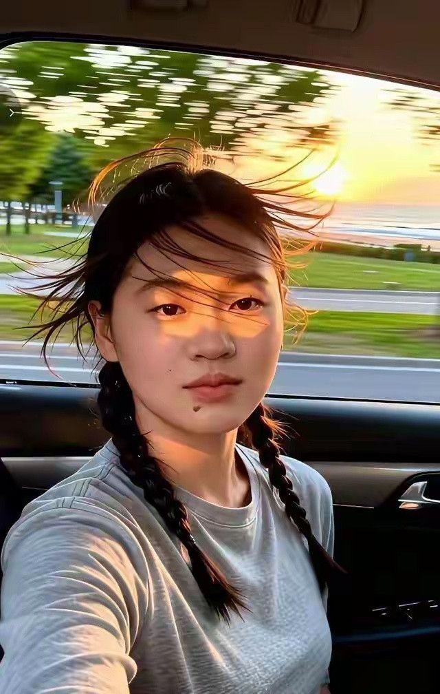 全红婵拒绝浓妆却惊艳全网，昔日跳水小丫头气质大变美成牡丹