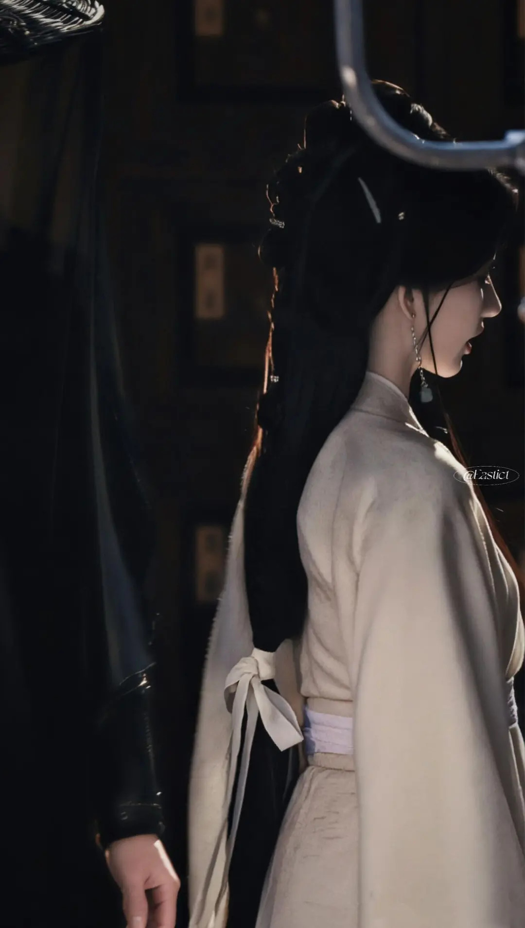 刘些宁古装这么美没人带吗