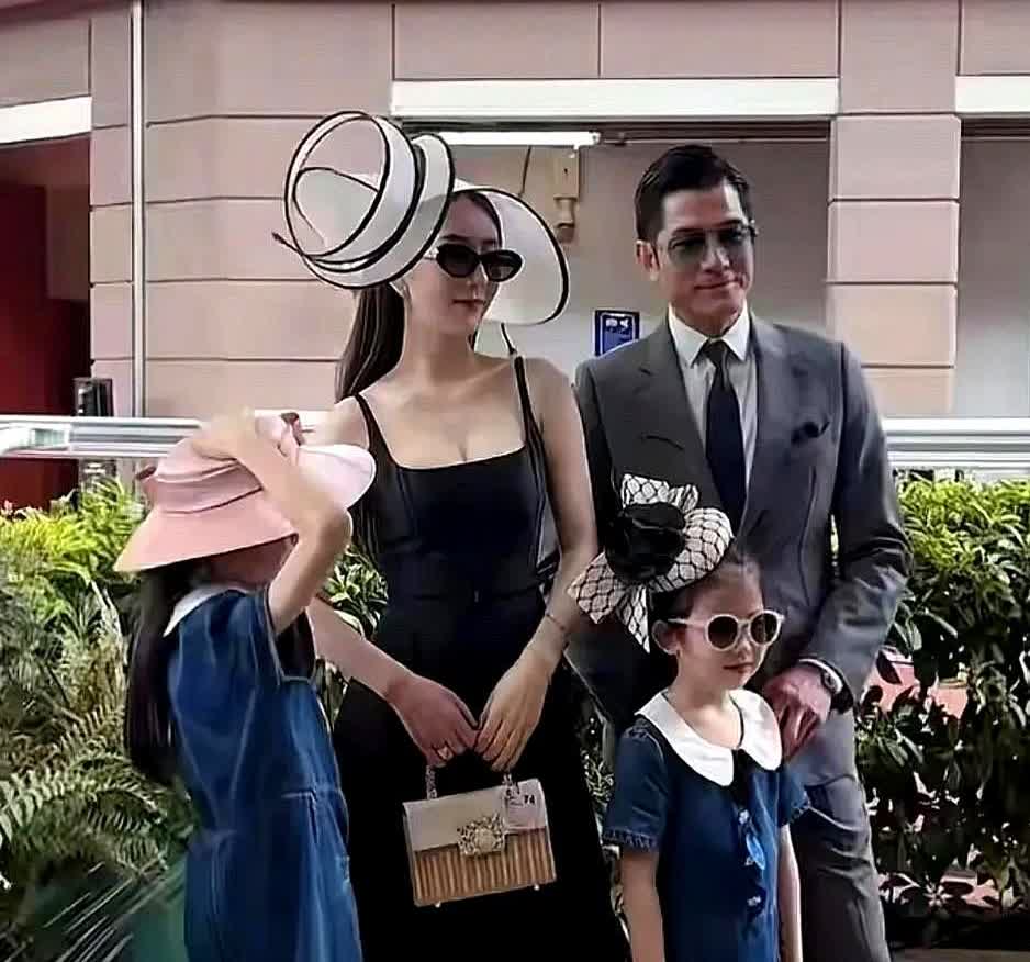 郭富城老婆方媛又怀孕了，这胎孕反特别大，听说查出来是个男娃，郭天王现在恨不得把老