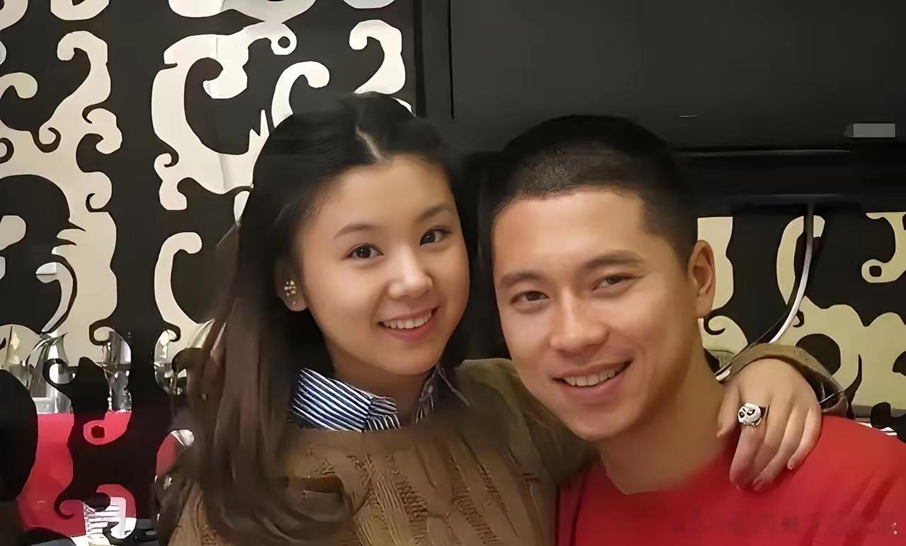 实在搞不懂李小萌怎么想的！她今年都40岁了，她都有两个儿子了，老公王雷还那么好，