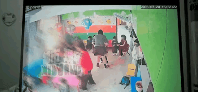 3岁女儿，在幼儿园被老师殴打，导致精神障碍，赔几十万过分吗？在辽宁的盘锦，3