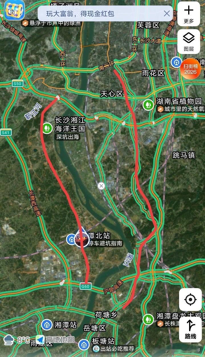 潭州大道快速路的车流量远小于芙蓉大道快速路，原因有几个：一是河东是长沙主城，往