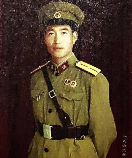 1978年深冬，一位团参谋长正在招待所里收拾东西，准备转业回老家。这个人叫姚双龙