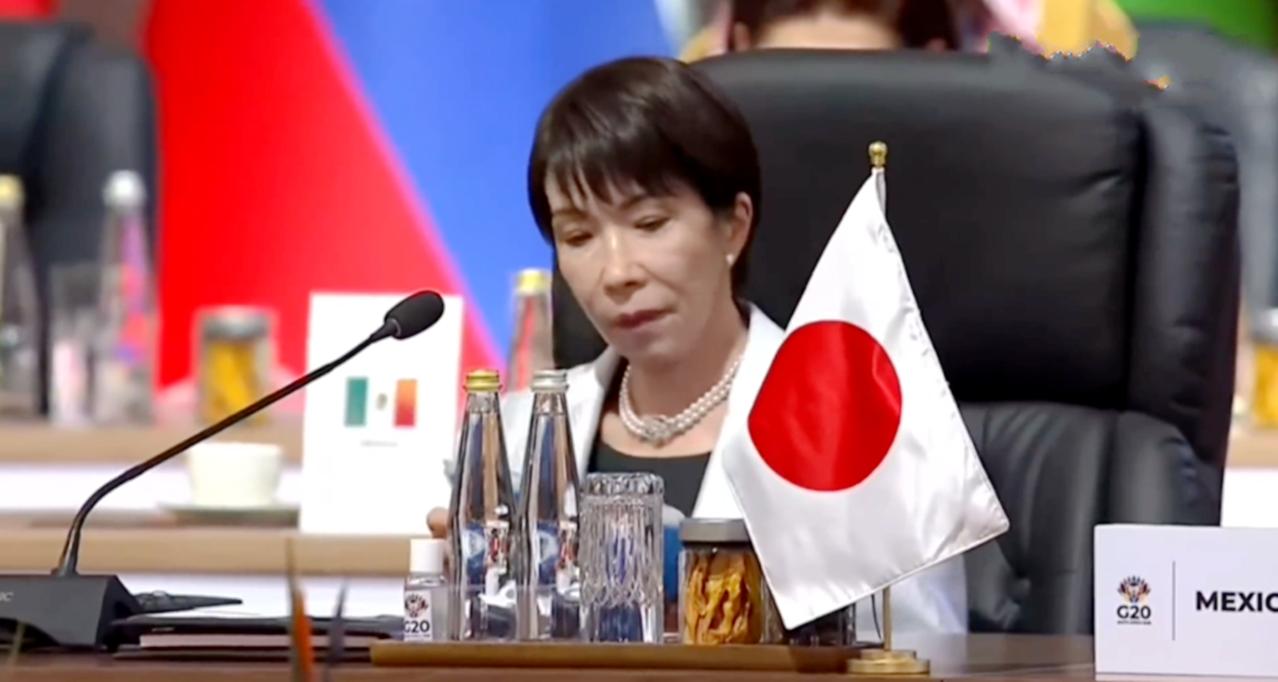 日本女首相抵达G20峰会现场！11月22日，G20峰会在南非如期举行，现场来了