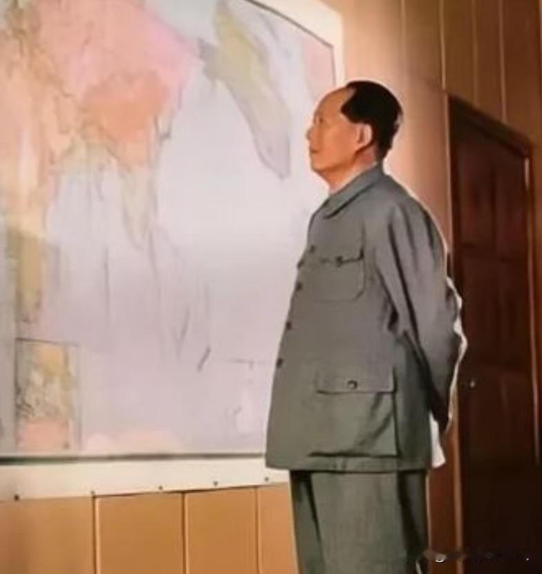 1951年，10万志愿军被美军包饺子，一向淡定自若的彭老总心急如焚连忙向毛主席求