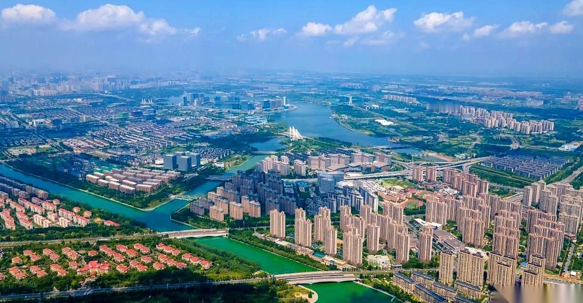 我今天早上差点吐了。真的，就差一点。一打开给我家二宝专用的那个壁挂洗衣机，一