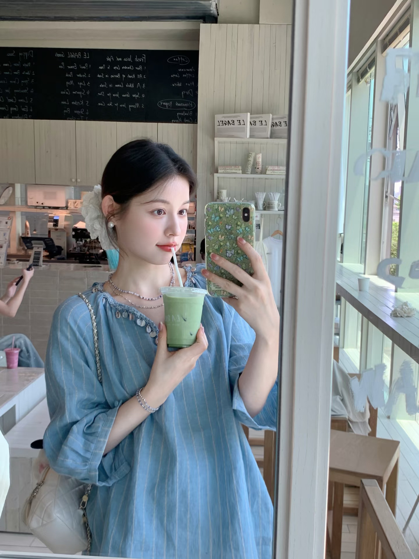 朋友眼里的我很漂亮🌧️