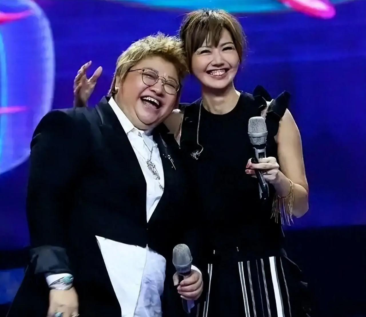 🐼伤害性不大，耻辱性极强！一个新加坡的歌手孙燕姿，默默无闻向韩红基金累计捐