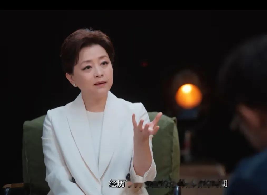 李连杰说，得知女儿抑郁那一刻，“整个世界突然坍塌了”。10月10日他对话杨澜，聊起小女儿Jada。J