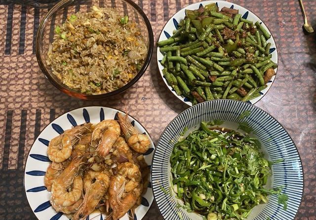 青岛主妇一张水果账单炸出千万家庭隐痛：官方说降价我们却吃不起的真相藏在这三个扎心