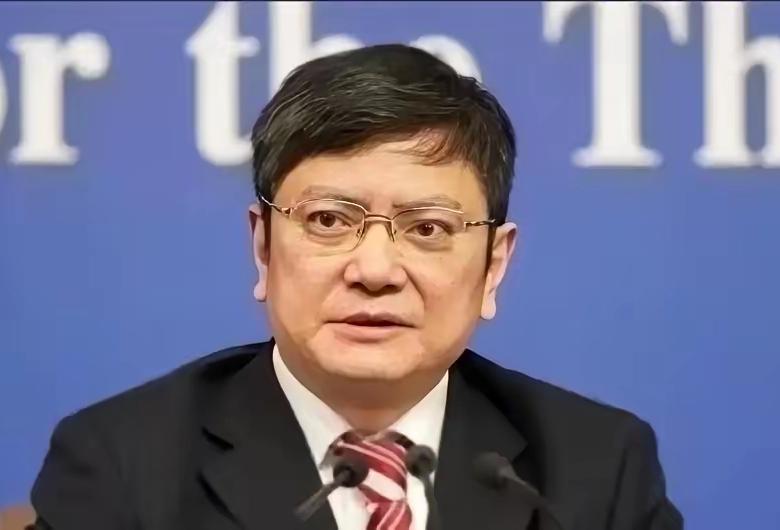 郑强教授这话，算是把窗户纸捅破了。他说AI再这么搞下去，饭碗都要成问题了。