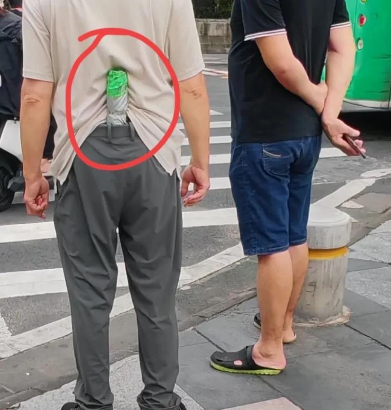 人过50岁，是不是都和这个大爷一样
