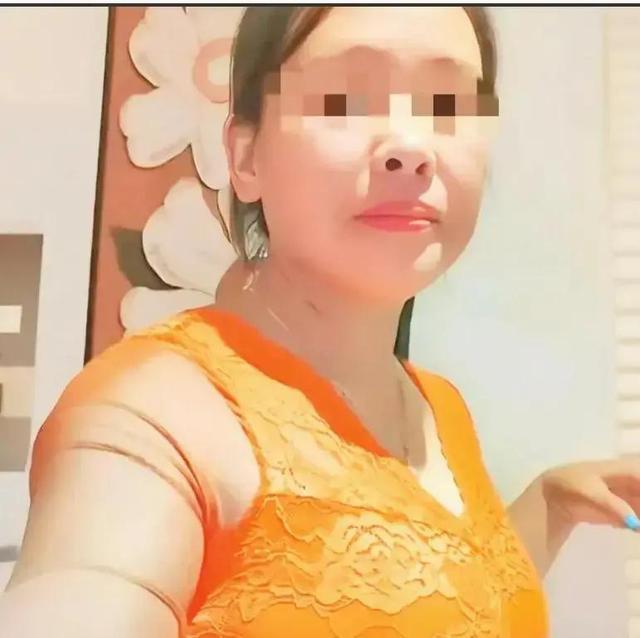 济南电台有个著名的栏目，叫金山夜话，主要内容是为拨打者提供情感上的咨询，由于内
