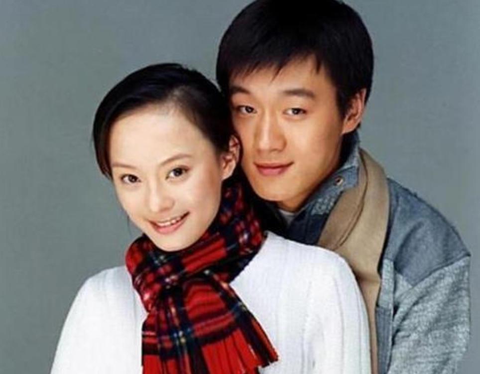 2010年，孙俪和邓超结婚时，佟大为直接在酒席上喝的酩酊大醉。邓超好奇地说：“你