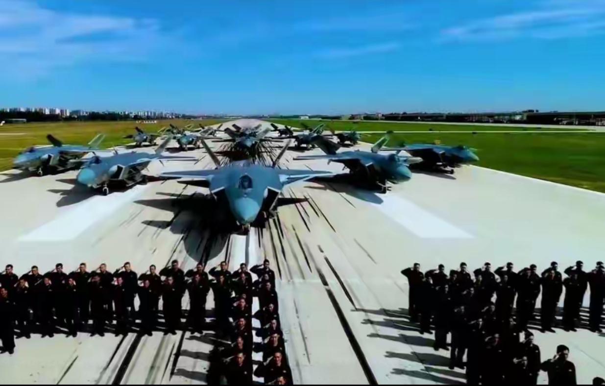 最近看到两则有关台海的消息，看似互不相干，其实紧密相连，只是台独分子太自以为是，