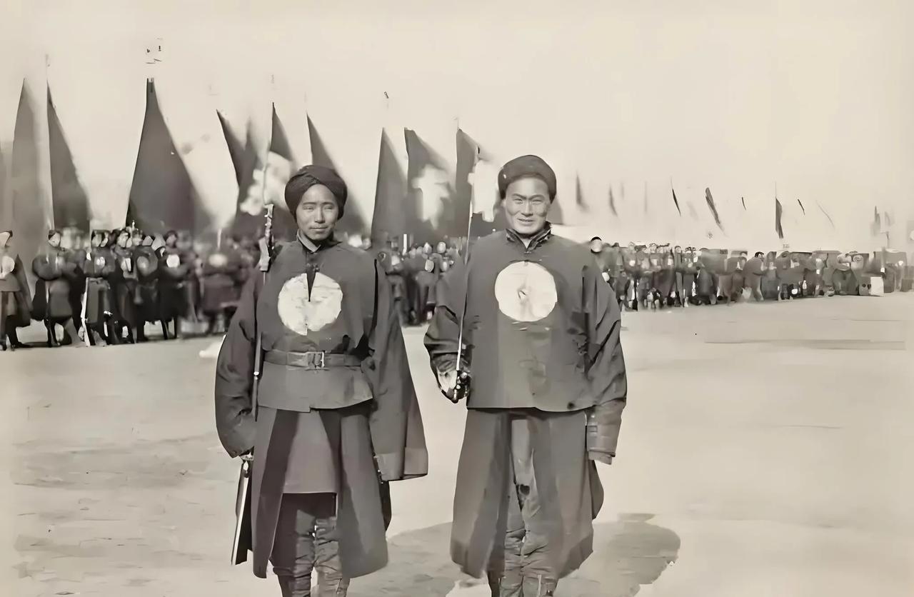 甲午陆上第一战，若清军能集中全部兵力固守成欢，可能不至于后面的一败再败。1894