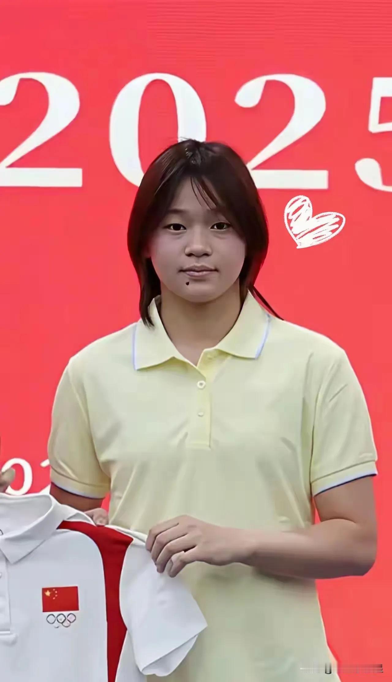 哇塞，几个月不见，我们的全宝宝又胖了不少。我建议，干脆换一个比赛项目，由跳水运