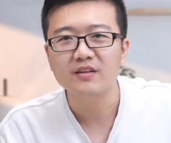 莱维的脸，被范姝涵打的啪啪响！昨天覃予萱输给阿库拉，杨屹韵输给巴特拉，莱