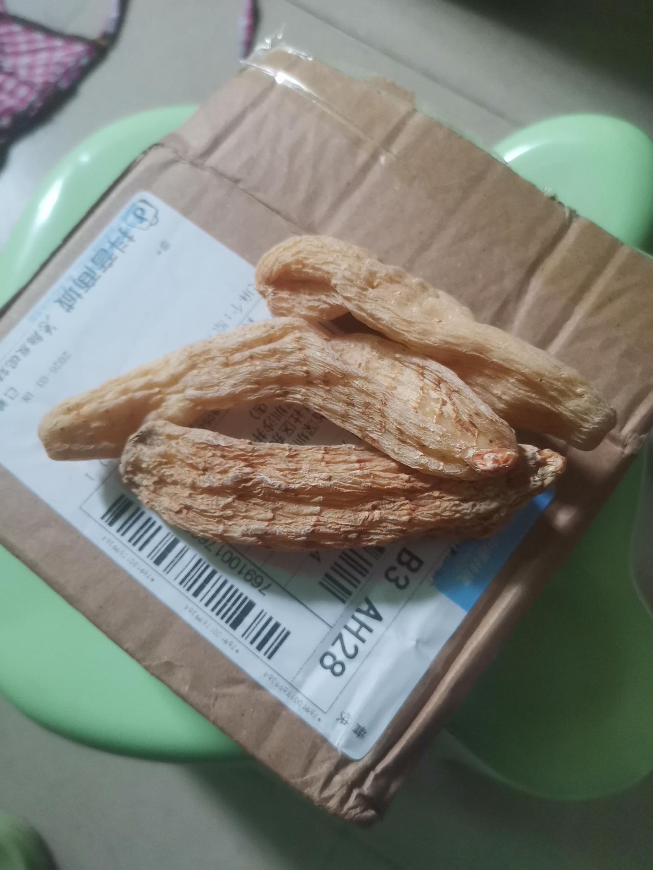 中年男人早上睡醒的时候，一般都还有晨勃，但是要注意一下睾丸有没有跟着挺起来。