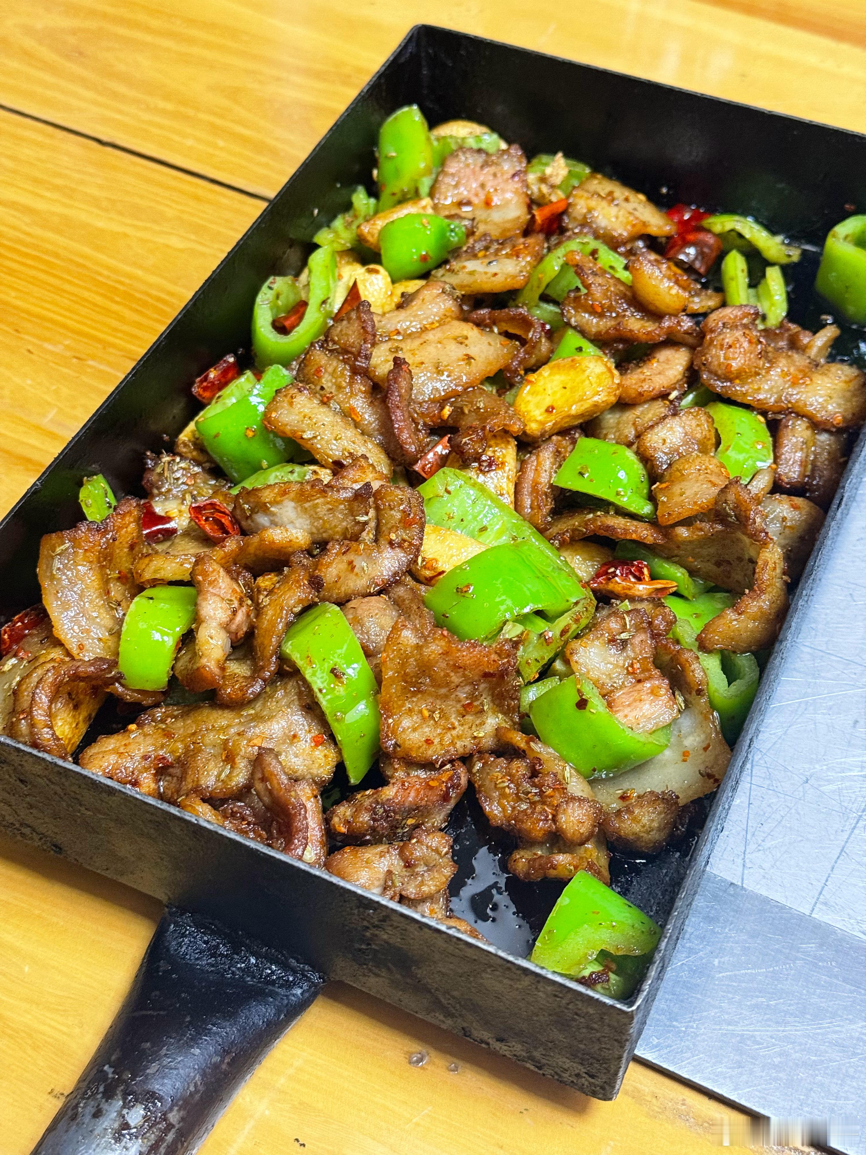 来青岛必吃戳子肉，很难踩雷的一个当地美食[doge]，来这么多次就闭眼选，也没不