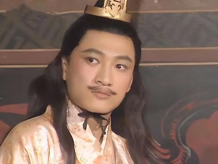 比如西晋的开国皇帝司马炎那个皇帝就当得比较难受，为什么难受呢？因为有太多的历史遗