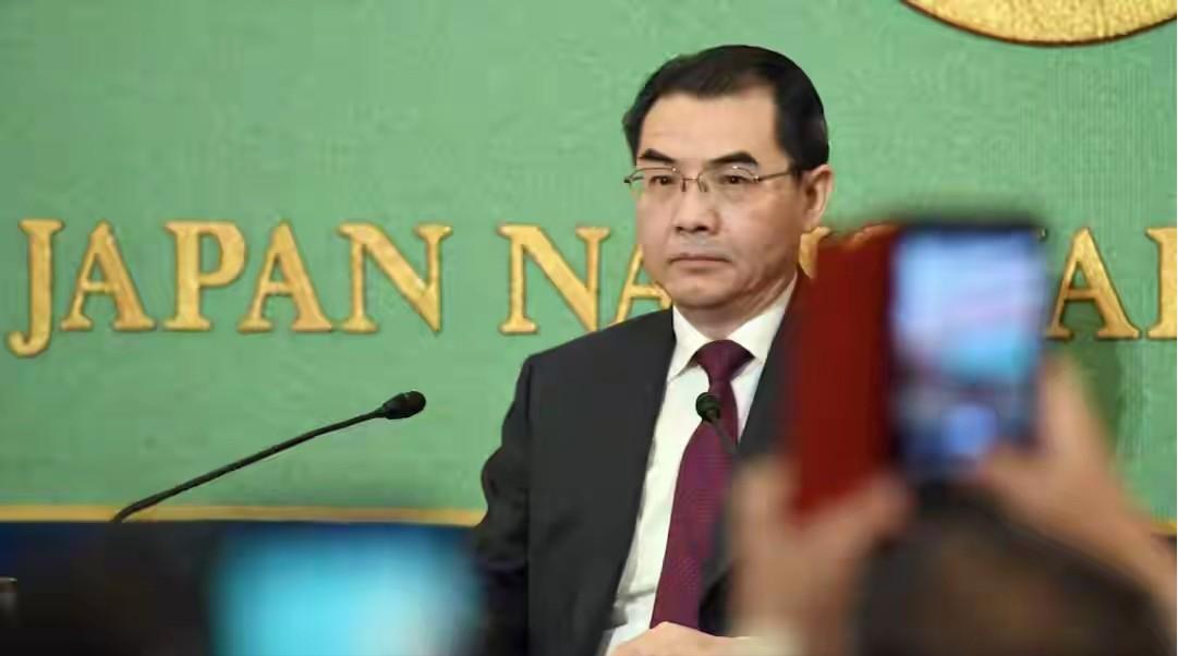 美国军事专家阿兰.塞尔维斯就日本军机被中国火控雷达照射说了公道话，他说：12月6