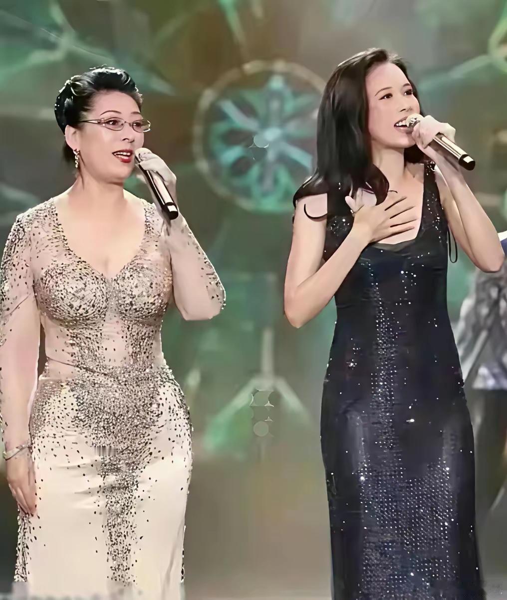 天呐！71岁的关牧村一出现，莫文蔚都好像没那么亮眼了！说真的哦，要是不跟你说年龄