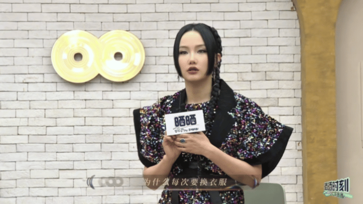 黄龄不接受衣服只穿一次声生不息姐的时尚哲学藏着真实与环保，钟爱战袍反复穿，是