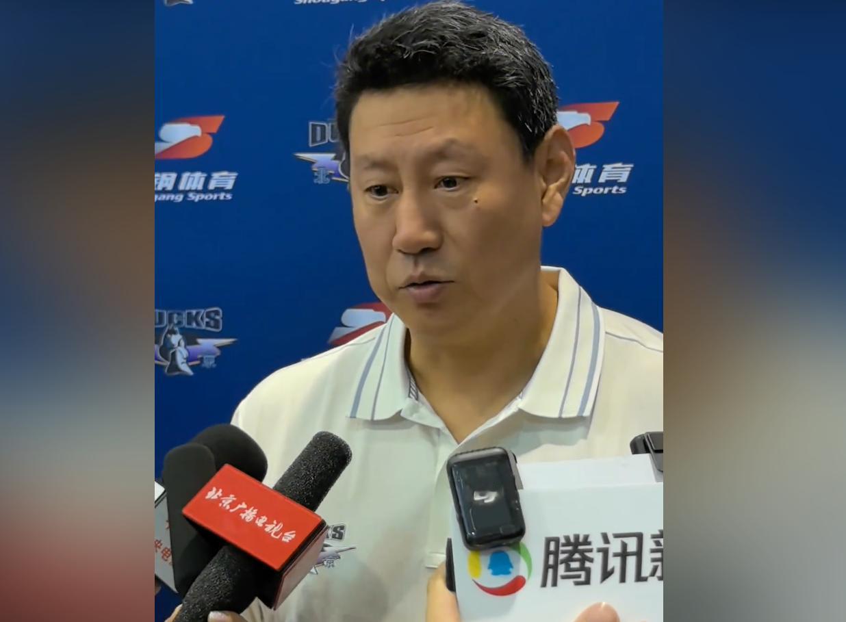 李楠措手不及！据篮球记者宋翔发文透露，浙江广厦放弃抛售胡金秋，已经拒绝了所有