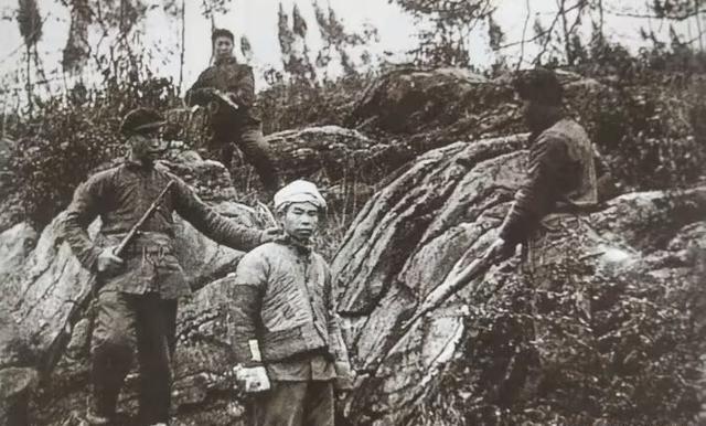 1950年7月，广东高要县小湘镇发生了一件让人毛骨悚然的事。村民们把刚被击毙的悍