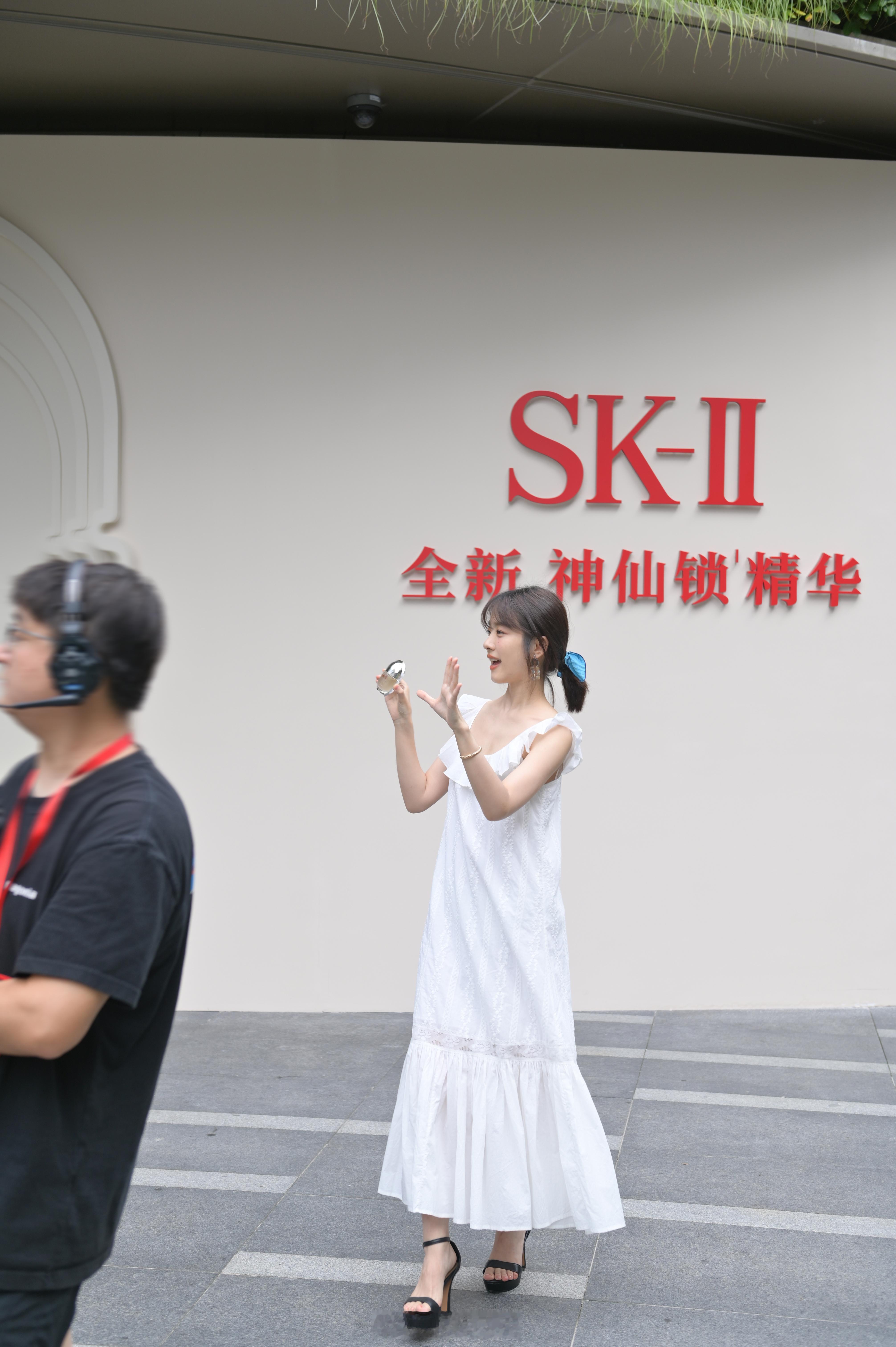 是谁看到张子枫和林允啦！奇妙的一天！​