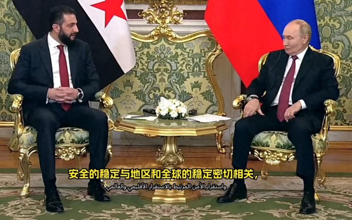 普京见到“贵客”朱拉尼后，脸上只有一个表情，全程皮笑肉不笑普京向来是个不喜欢