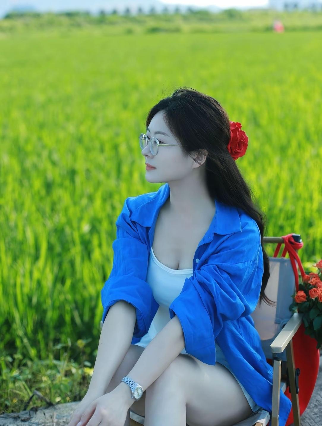 什么样的穿搭可以成为气质女神?真正的气质女神，从不靠花枝招展博眼球。她们的