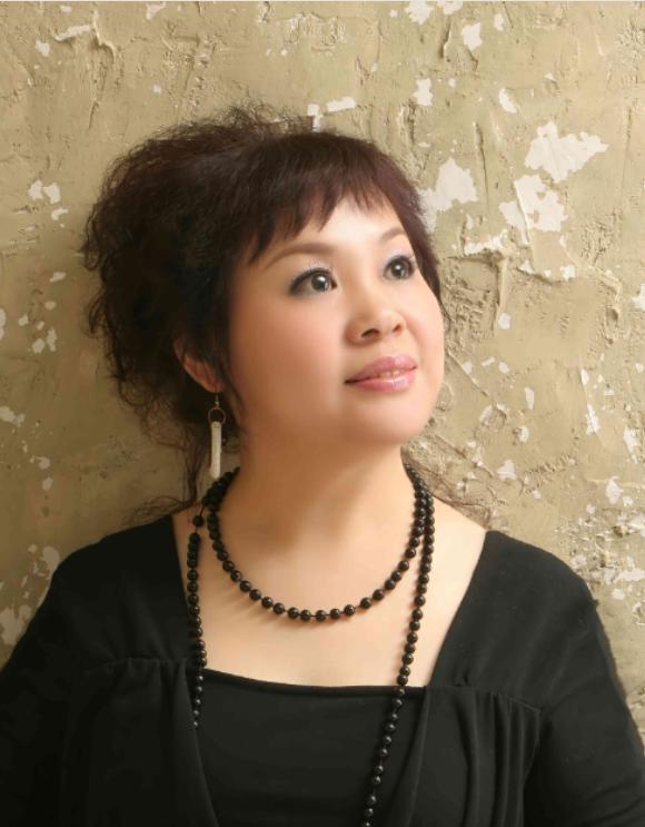 1995年前后，程前与妻子王越结束婚姻关系。2002年前后，程前与董卿在央视工作