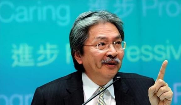 香港凭什么财政独立？说白了，香港政府不靠中央财政拨款，也不需要地方债融资，甚至不