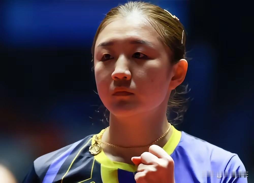 赢给所有人看，陈梦这句话的含金量还在上升。四强赛，现场一边倒的呐喊声，丝毫