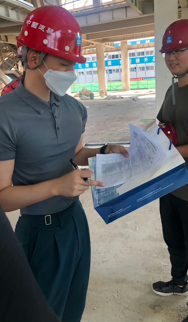 看着身材蛮不错的呀。​​​
