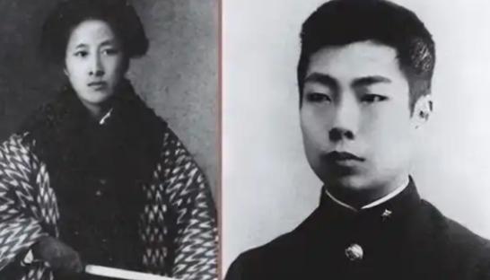 1905年，在日本，30岁的秋瑾和24岁的鲁迅发生激烈争辩。不料，秋瑾从靴筒里拔