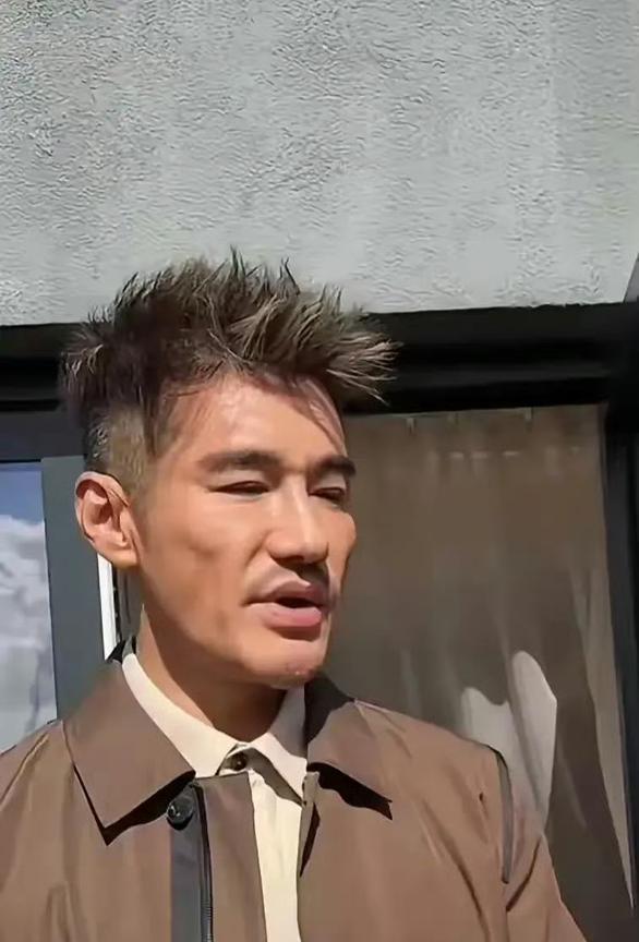 路人镜头下的胡兵！