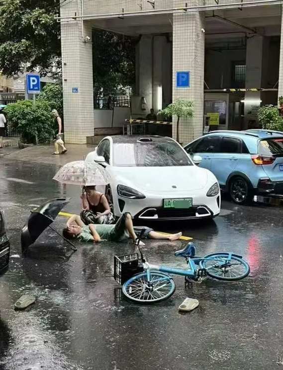 现在车主颜值，都好高啊！！！​