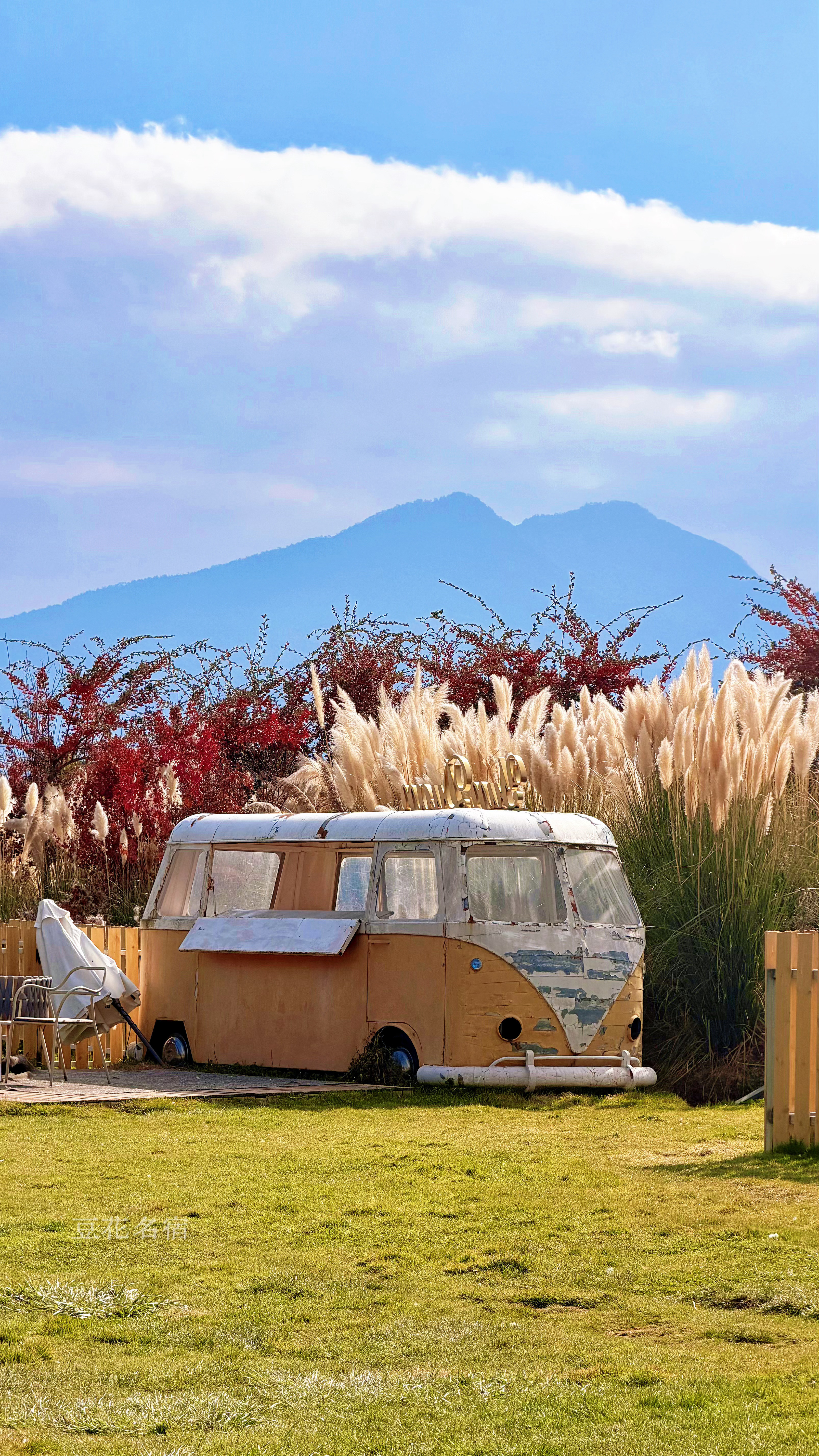 丽江四天三晚，沉浸式体验路线来了！全程慢游不赶场，感受“体验经济”的松弛感。第一
