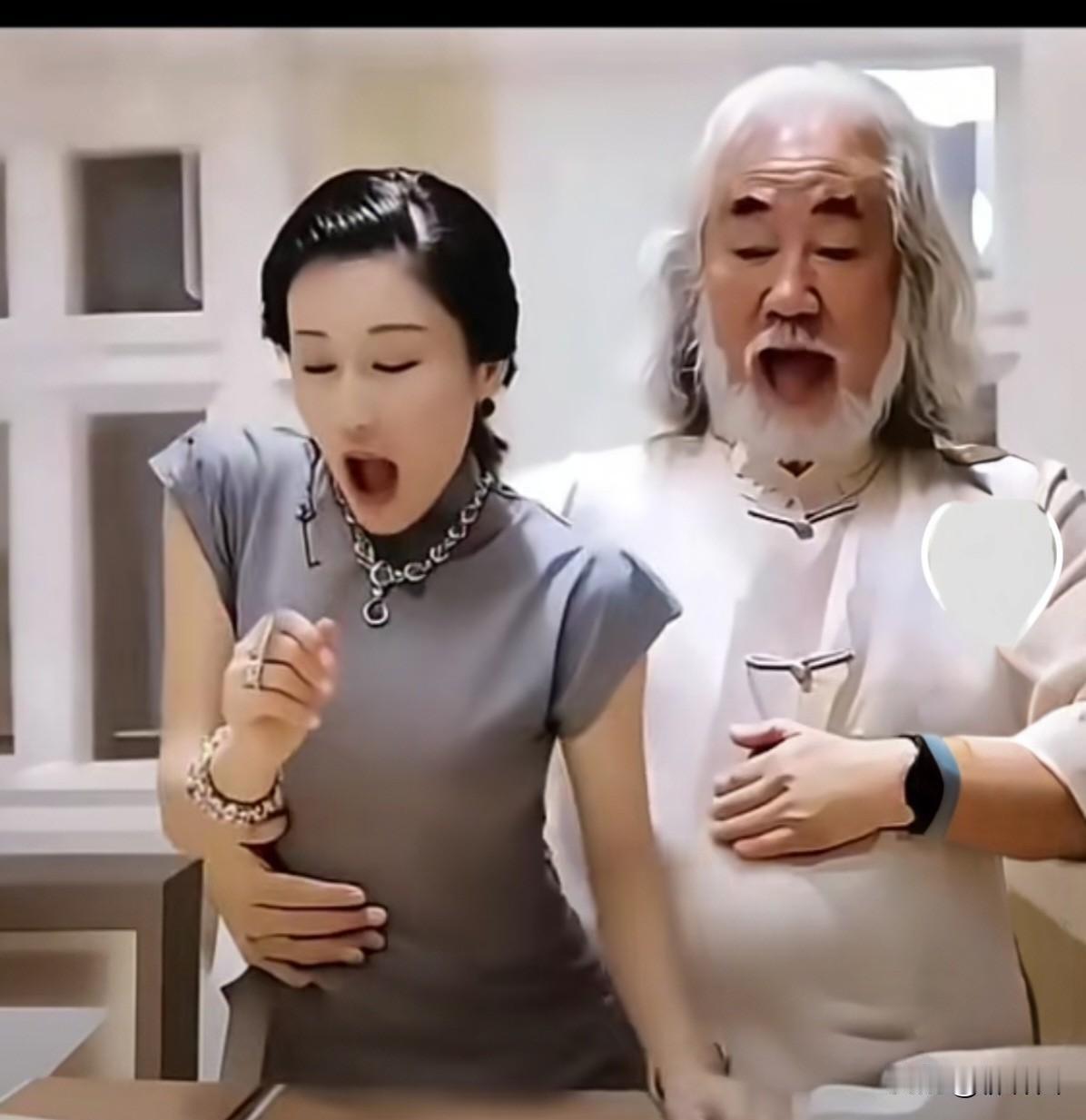 俗话说:“家有娇妻，神仙难医”，三十多岁的差距实在太夸张，俩人站在一起，说是爷孙