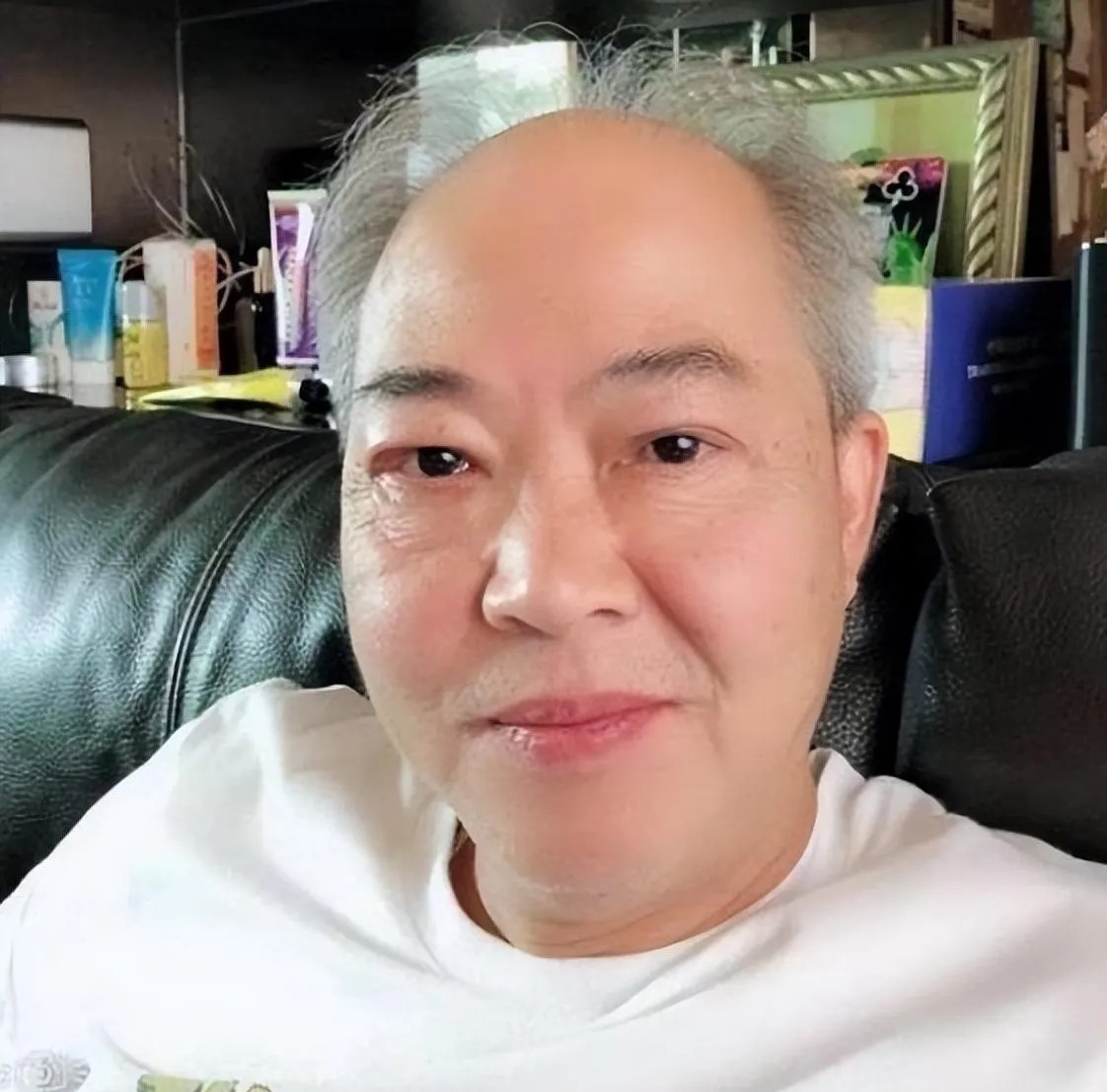 一家人长相都很恐怖，一看就不是善茬。蔡天凤前公公以前是个警察，干到了警长因为性