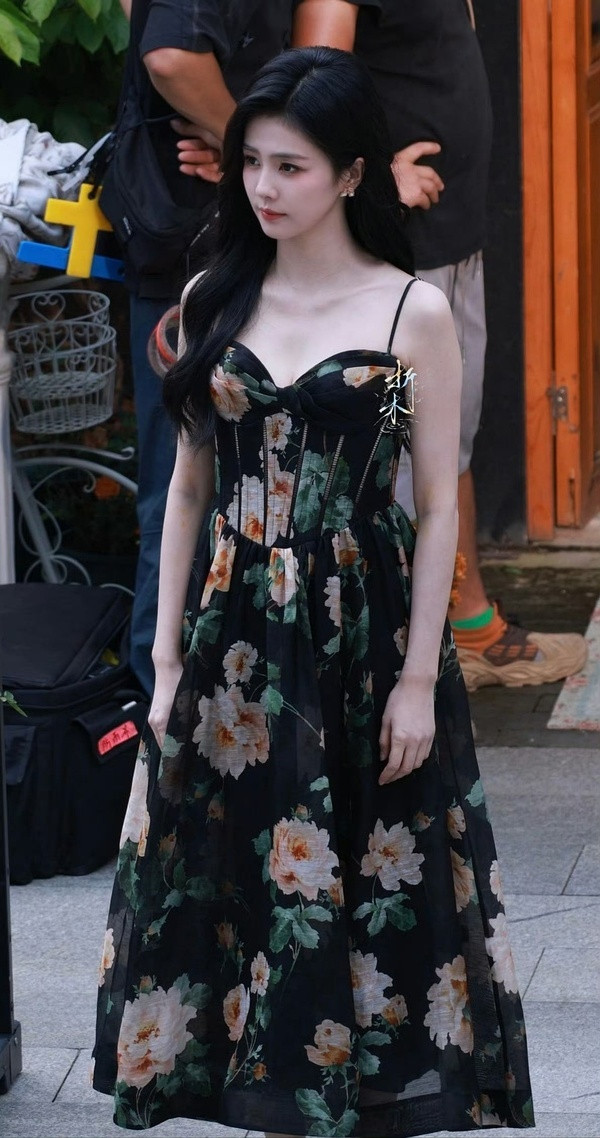 白鹿常华森吻戏好苏只看到白鹿很美，正面侧面都很美​​​