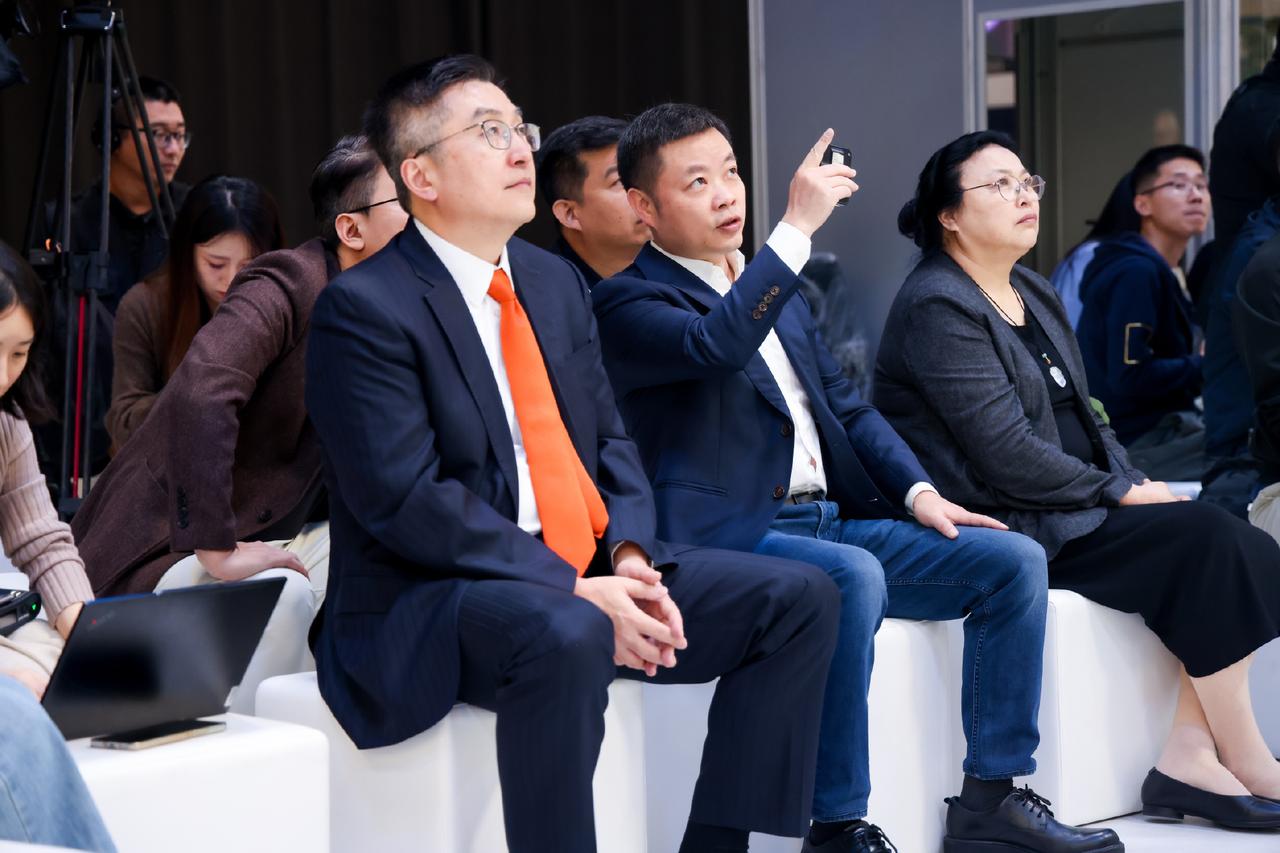 小鹏汽车在2025年慕尼黑车展上的阵容强大！包括小鹏汽车董事长何小鹏、总裁王
