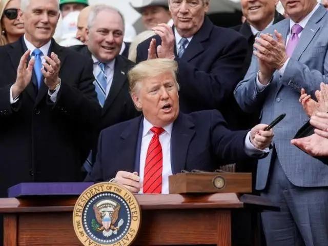 中美俄忽然凑一块，乌克兰夹缝更憋屈，结局怕是难猜。特朗普最近给中国打了通电话，