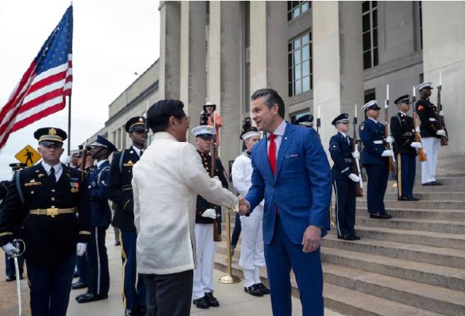 美防长刚说“不准在南海对菲动武”，就受到中方罕见警告，美方脸色难看至极菲律宾