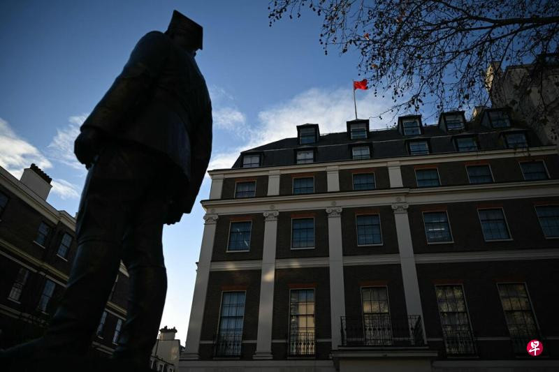 英国再次推迟中国新大使馆的审批，就等着给斯塔默访华提供筹码！据说推迟的原因，是相